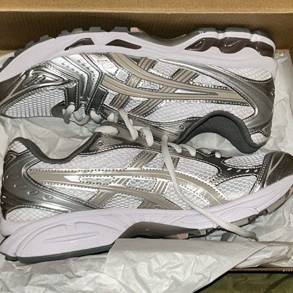 ASICS Gel-Kayano 14
White Moonrock (Women's)